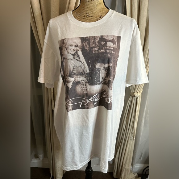 Dolly Parton Short Sleeve T shirt size XL - Picture 2 of 8